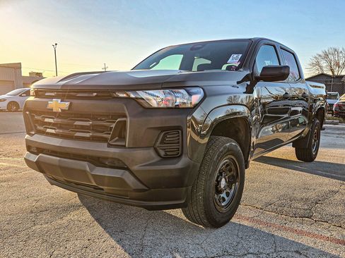 Used 2024 Chevrolet Colorado W/T image 3