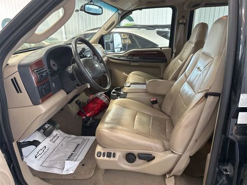 Used 2005 Ford F350 Lariat AWD/4WD image 5