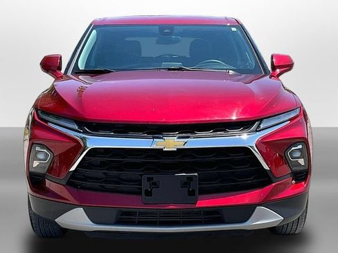 Used 2025 Chevrolet Blazer LT AWD/4WD image 2
