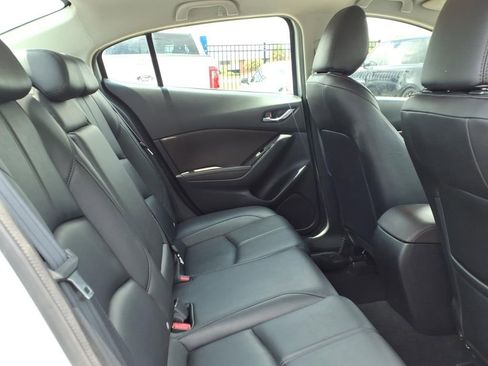 Used 2018 MAZDA MAZDA3 Touring FWD image 13