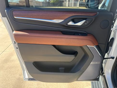 Used 2024 GMC Yukon XL Denali Ultimate image 32