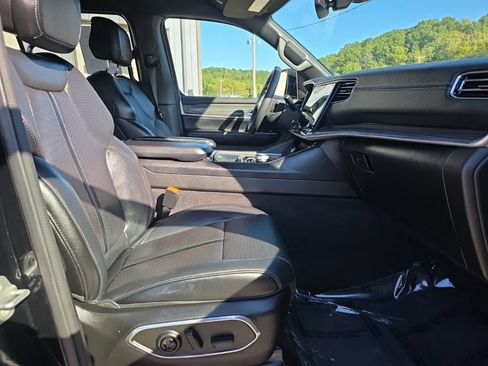 Used 2024 Jeep Wagoneer Series II w/ Flexible Seating Group AWD/4WD image 20