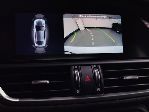 Used 2024 Alfa Romeo Giulia Veloce image 23