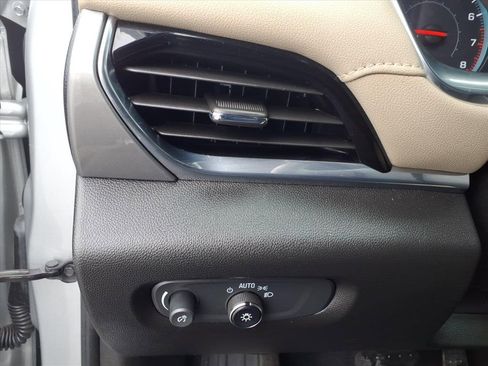 Used 2022 Chevrolet Traverse LS image 29