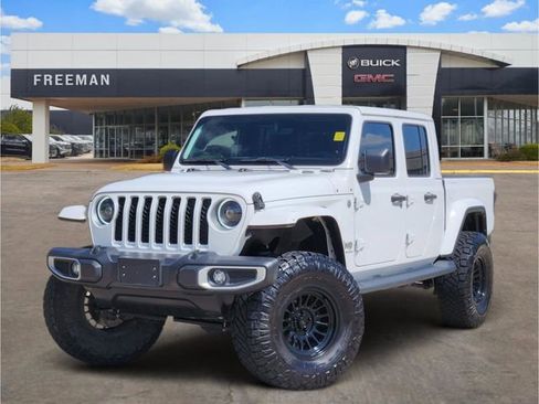 Used 2023 Jeep Gladiator Overland w/ Trailer Tow Package AWD/4WD image 1