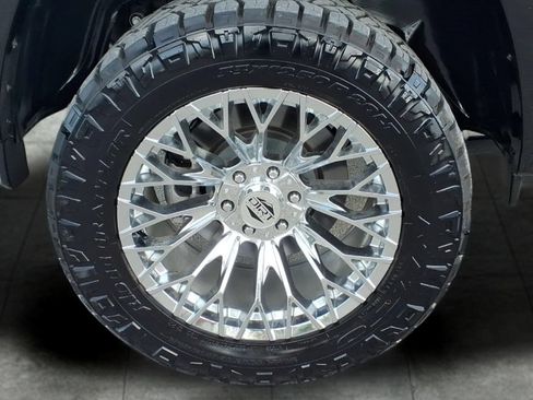 Used 2025 RAM 1500 Laramie w/ Laramie Southwest Edition AWD/4WD image 3