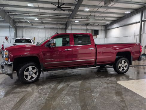 Used 2019 Chevrolet Silverado 2500 LTZ w/ Duramax Plus Package AWD/4WD image 6