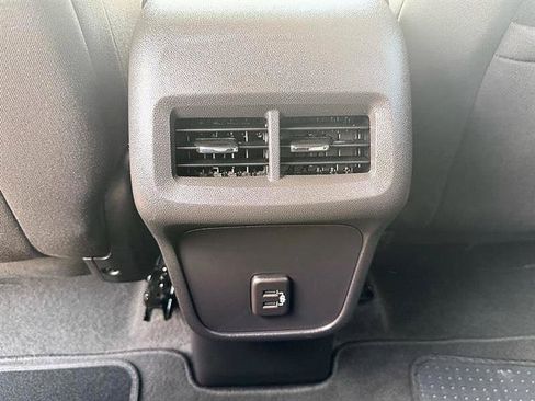 Used 2024 Chevrolet Equinox LT AWD/4WD image 29