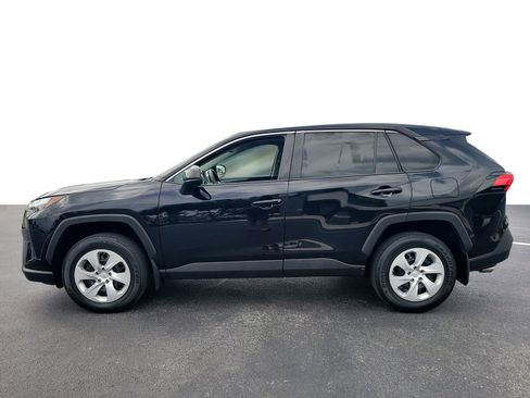 Used 2023 Toyota RAV4 LE FWD image 6