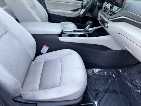 Used 2024 Nissan Altima 2.5 SV w/ SV Premium Package FWD image 29
