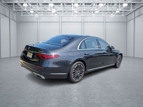 Used 2023 Mercedes-Benz S 500 4MATIC image 5