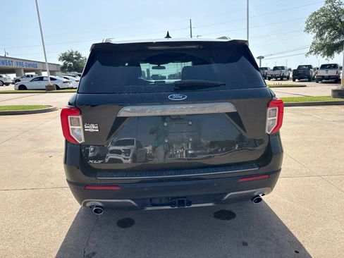 Used 2023 Ford Explorer XLT w/ Equipment Group 202A RWD image 6