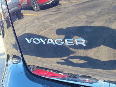 Used 2024 Chrysler Voyager LX image 6