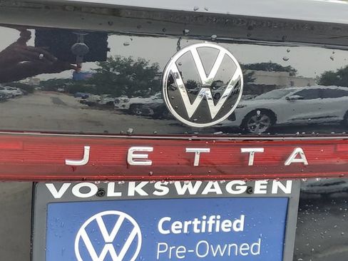Certified 2025 Volkswagen Jetta Sport FWD image 13