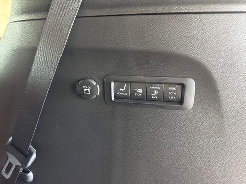 New 2026 Chrysler Pacifica Pinnacle AWD/4WD image 46