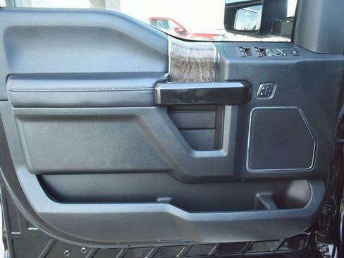 Used 2018 Ford F250 Lariat w/ Lariat Ultimate Package image 14