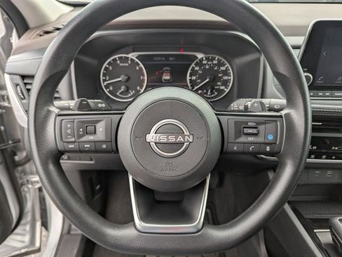 Used 2023 Nissan Rogue SV image 29