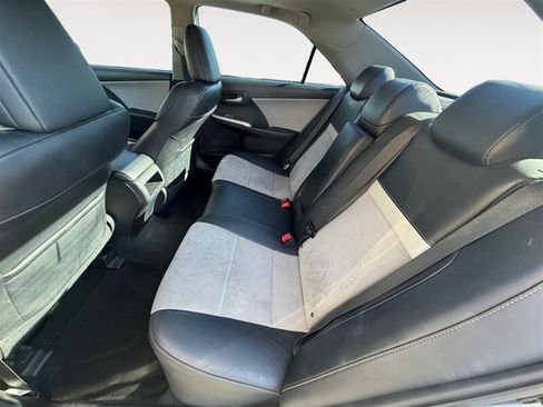 Used 2012 Toyota Camry SE w/ Leather Pkg FWD image 14