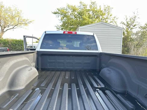 Used 2018 RAM 2500 Tradesman w/ Chrome Appearance Group image 25