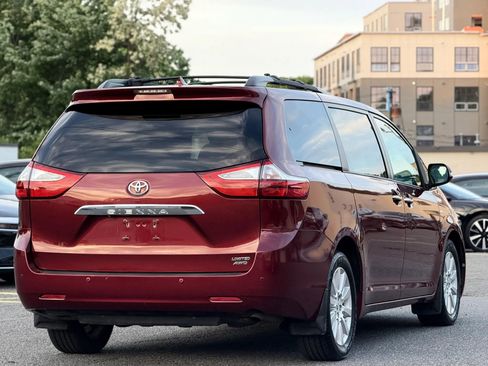 Used 2017 Toyota Sienna Limited Premium w/ Outdoor Package AWD/4WD image 2