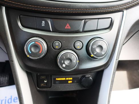 Used 2020 Chevrolet Trax LS w/ LPO, Protection Package FWD image 20