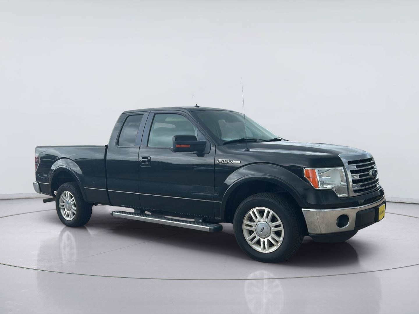 Used 2013 Ford F150 Lariat w/ Mid Equipment Group RWD image 3