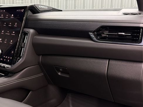 Used 2026 GMC Yukon AT4 Ultimate w/ LPO, Floor Liner Package AWD/4WD image 40