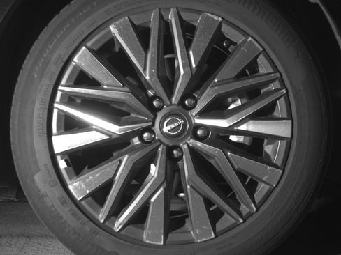 Used 2025 Nissan Altima 2.5 SV FWD image 13