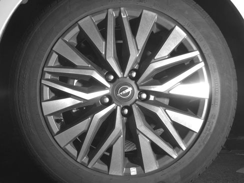 Used 2025 Nissan Altima 2.5 SV FWD image 12