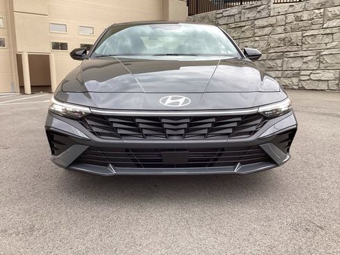 New 2026 Hyundai Elantra SEL Sport Premium FWD image 2