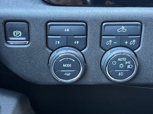 Used 2025 Chevrolet Silverado 2500 LT w/ Convenience Package AWD/4WD image 42