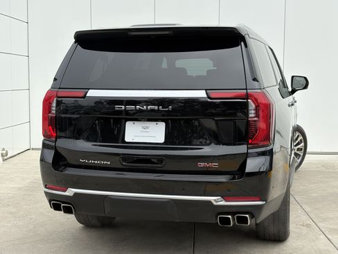 Used 2025 GMC Yukon XL Denali AWD/4WD image 6