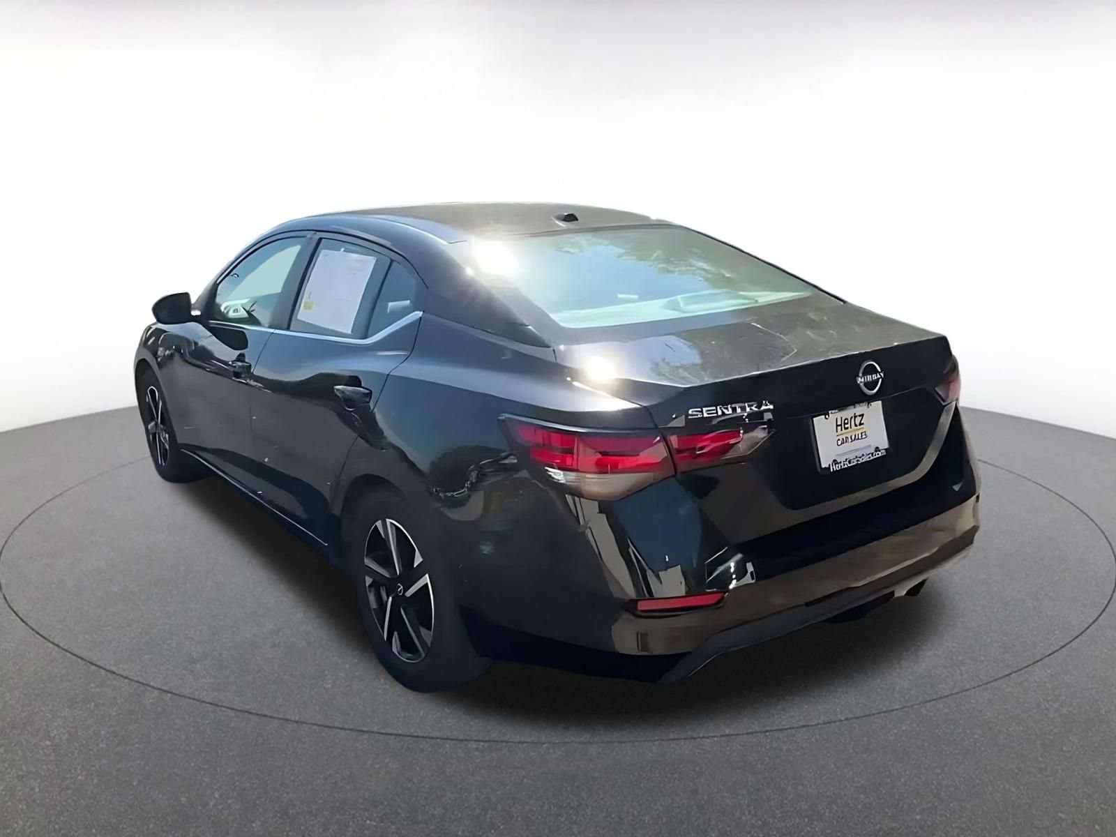 Used 2025 Nissan Sentra SV FWD image 10