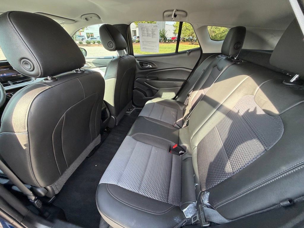 Used 2024 Chevrolet Trax LT FWD image 22