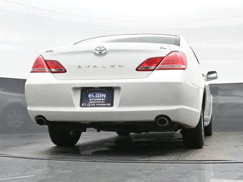 Used 2010 Toyota Avalon XL image 28