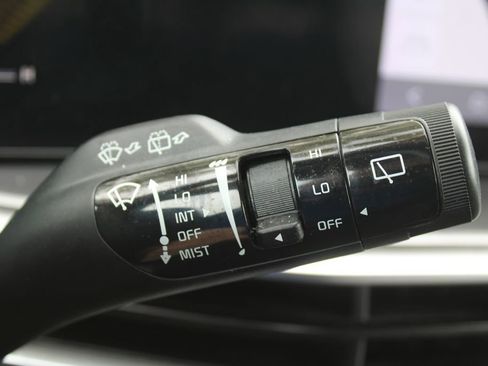 Certified 2025 Kia Sorento S w/ Panoramic Sunroof Package image 32