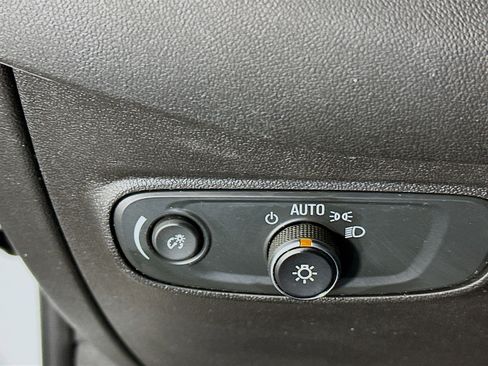 Used 2024 Chevrolet Equinox LT image 17