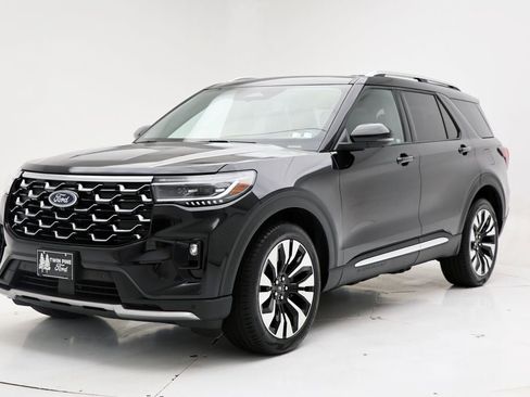 Used 2025 Ford Explorer Platinum w/ LUX Leather Package AWD/4WD image 2