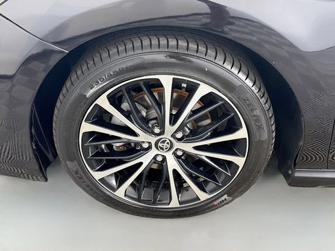 Used 2019 Toyota Camry SE image 37