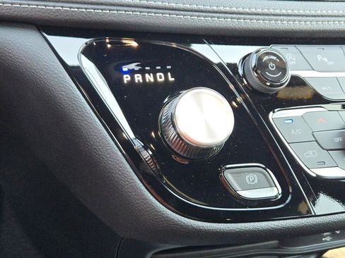 New 2026 Chrysler Pacifica Select image 27