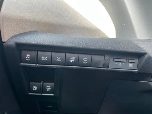 New 2026 Toyota Sienna Platinum image 16