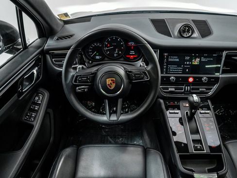 Used 2025 Porsche Macan image 14