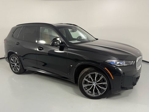 Used 2026 BMW X5 xDrive40i w/ M Sport Package image 2