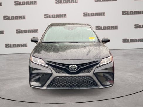 Used 2019 Toyota Camry SE image 3