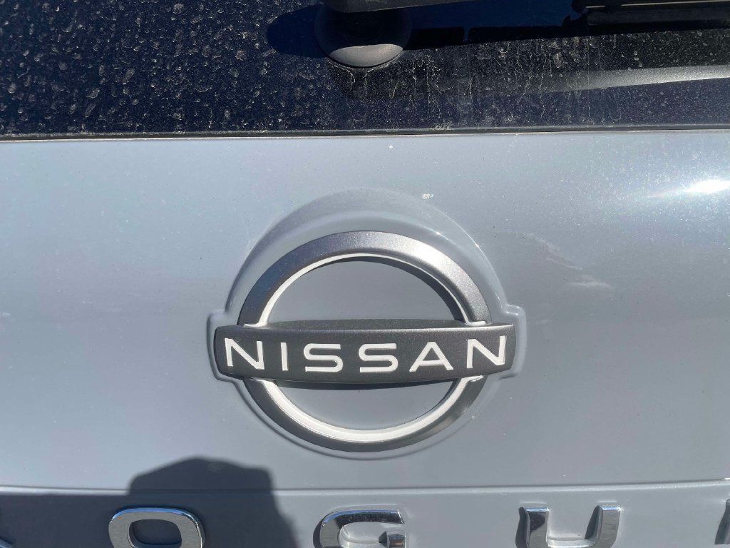 Used 2023 Nissan Rogue SL w/ SL Premium Package FWD image 14