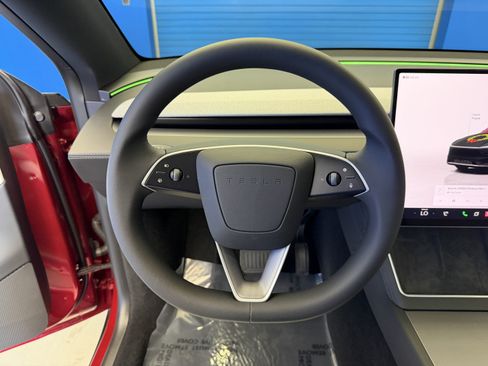Used 2026 Tesla Model Y 2WD image 14