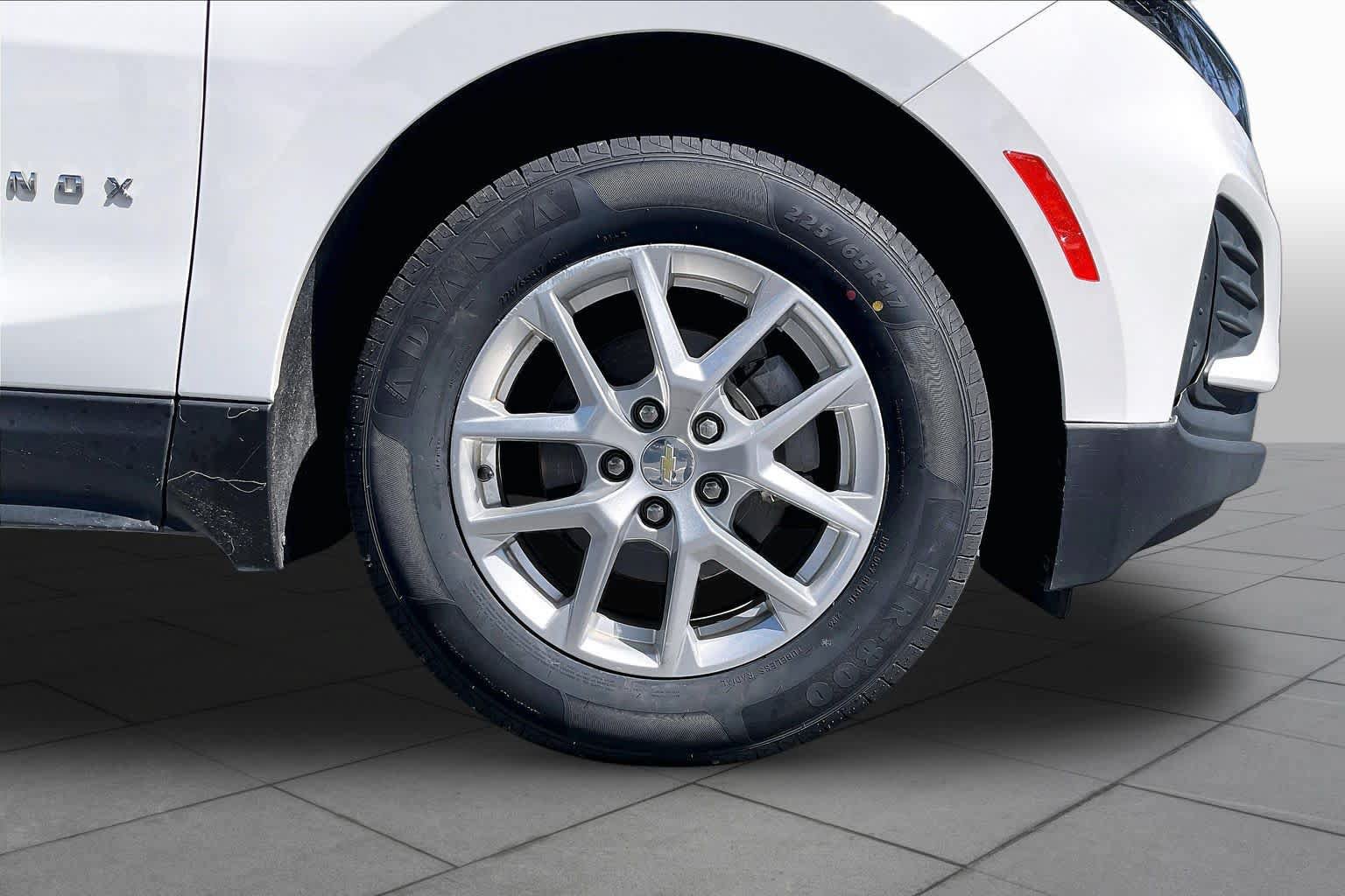 Used 2022 Chevrolet Equinox LS w/ LS Convenience Package FWD image 10