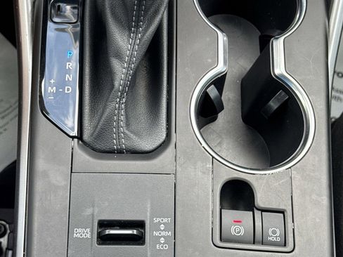 Used 2022 Toyota Highlander XLE image 30