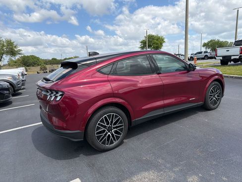 Used 2025 Ford Mustang Mach-E Premium image 5