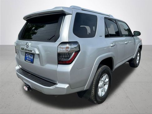 Used 2016 Toyota 4Runner SR5 AWD/4WD image 7